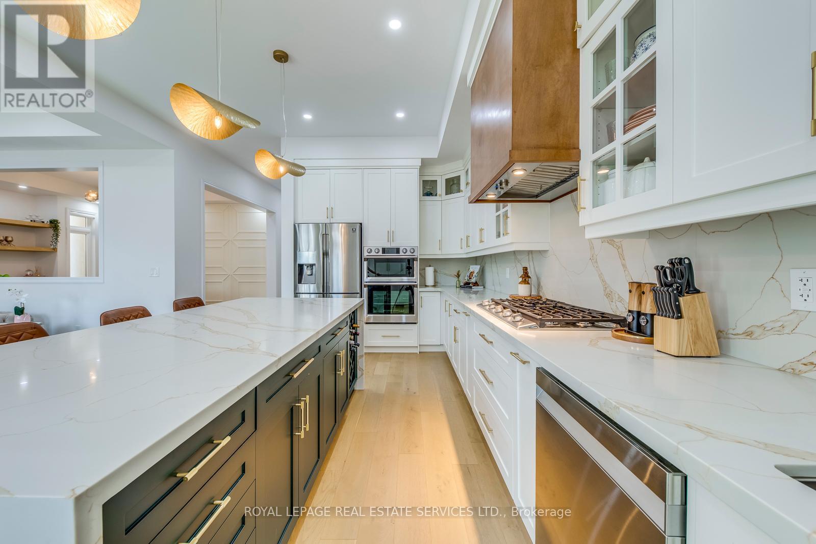 












3450 POST ROAD

,
Oakville,




Ontario
L6H0Y9

