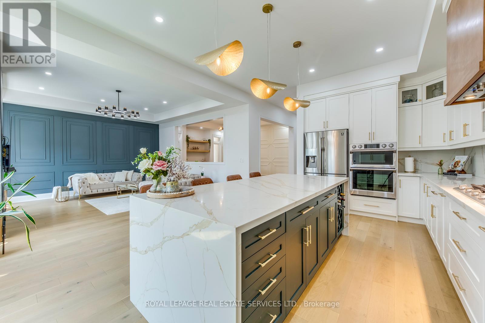 












3450 POST ROAD

,
Oakville,




Ontario
L6H0Y9

