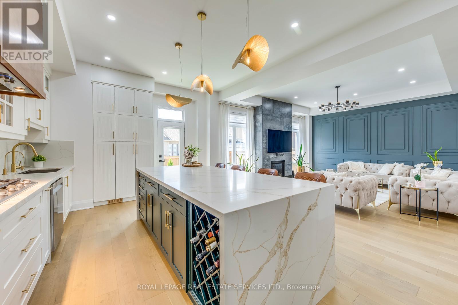 












3450 POST ROAD

,
Oakville,




Ontario
L6H0Y9

