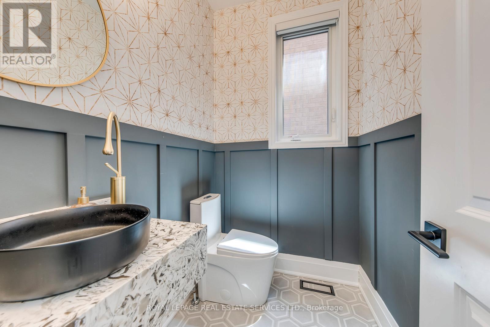 












3450 POST ROAD

,
Oakville,




Ontario
L6H0Y9

