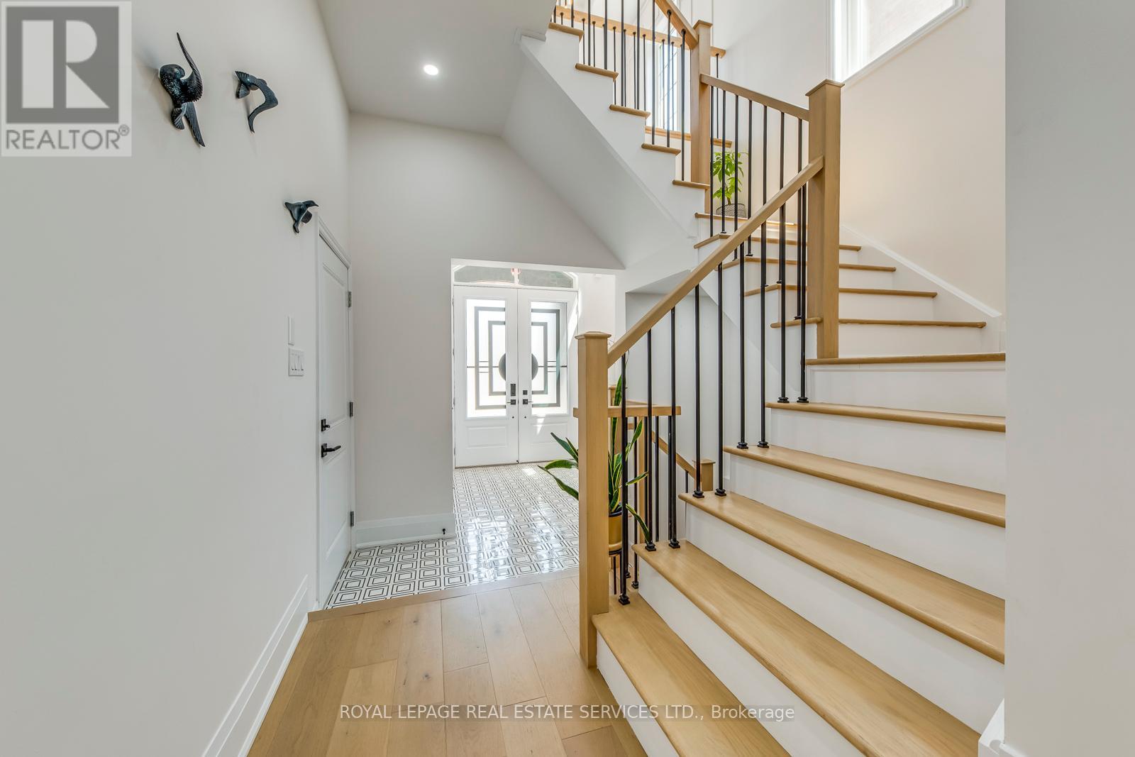 












3450 POST ROAD

,
Oakville,




Ontario
L6H0Y9

