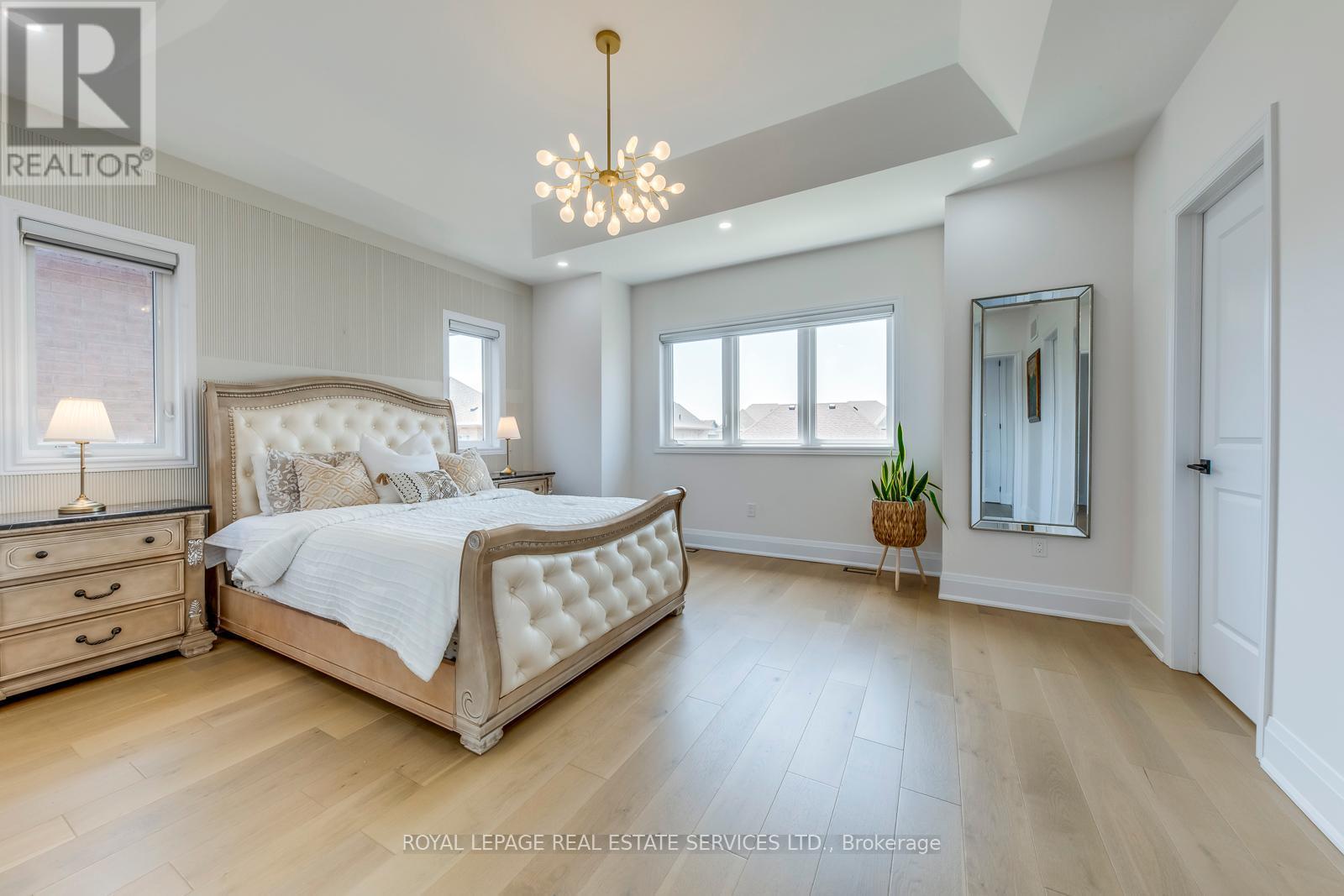 












3450 POST ROAD

,
Oakville,




Ontario
L6H0Y9

