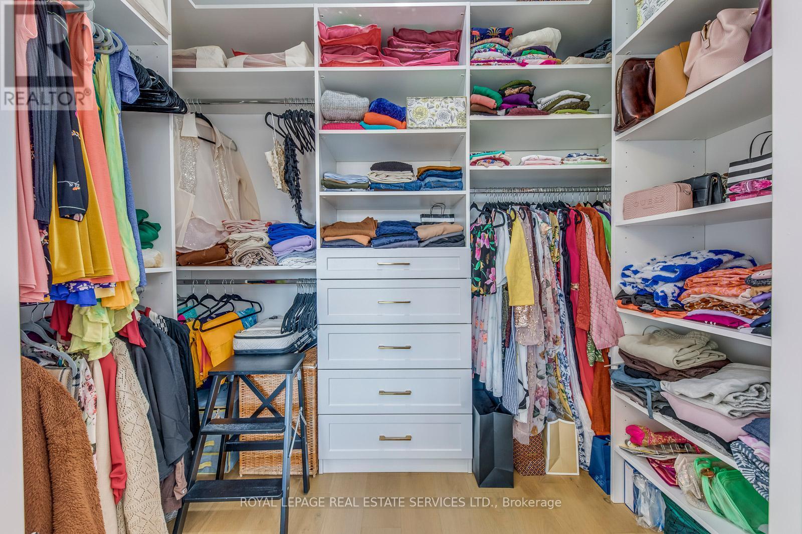 












3450 POST ROAD

,
Oakville,




Ontario
L6H0Y9

