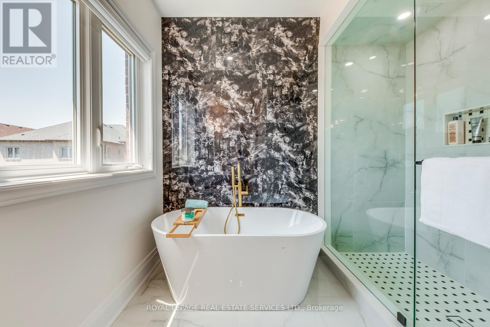 












3450 POST ROAD

,
Oakville,




Ontario
L6H0Y9

