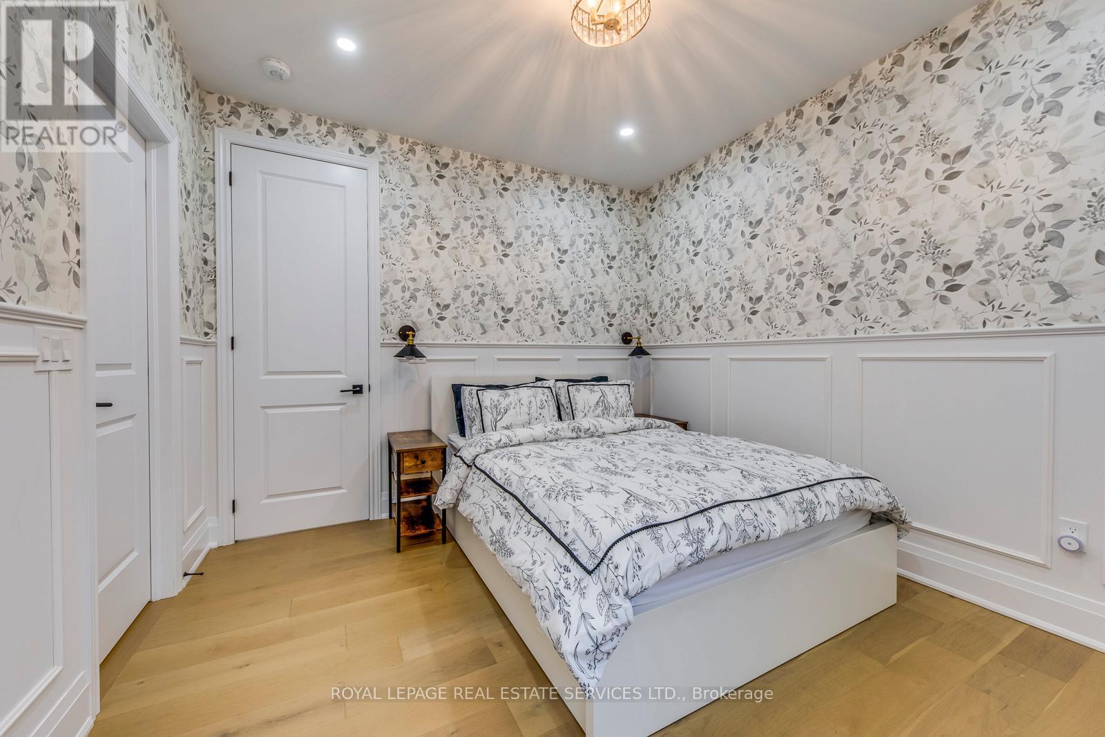 












3450 POST ROAD

,
Oakville,




Ontario
L6H0Y9

