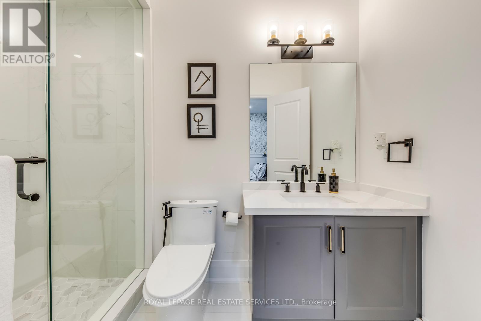












3450 POST ROAD

,
Oakville,




Ontario
L6H0Y9

