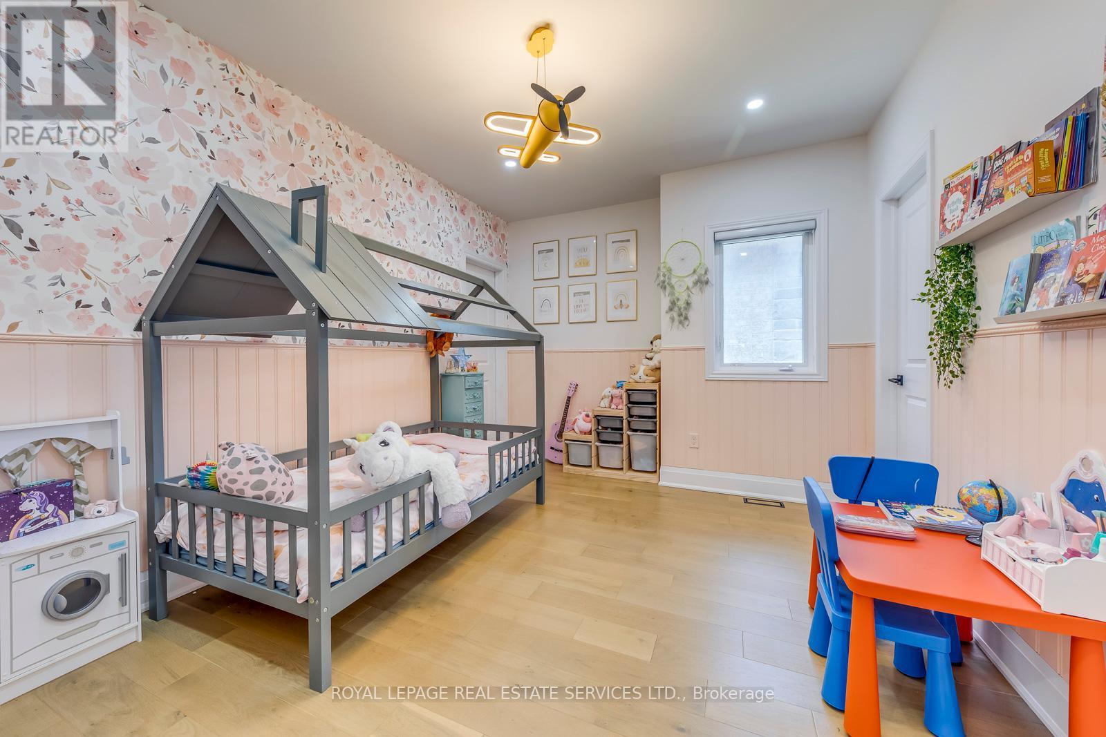 












3450 POST ROAD

,
Oakville,




Ontario
L6H0Y9

