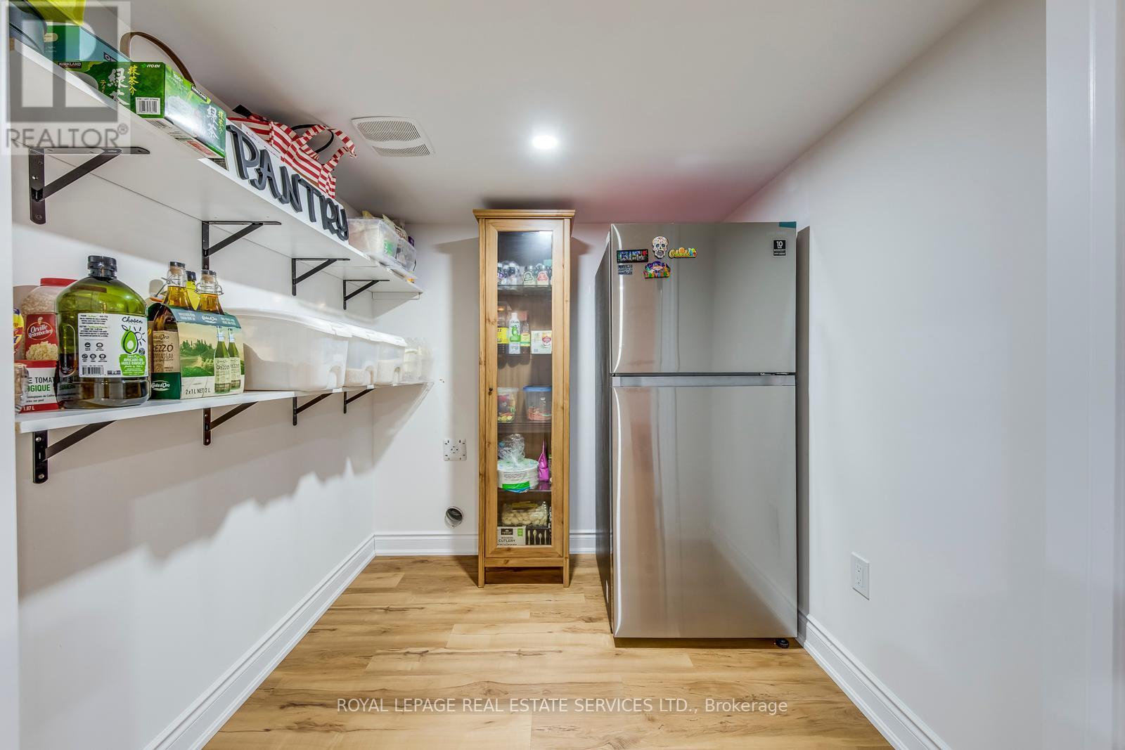 












3450 POST ROAD

,
Oakville,




Ontario
L6H0Y9

