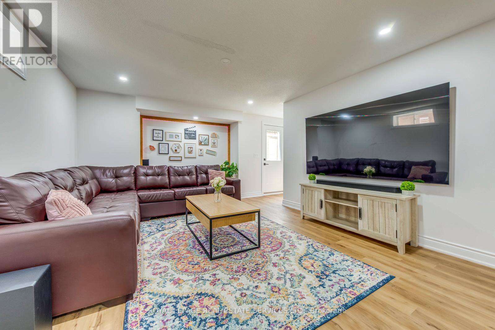 












3450 POST ROAD

,
Oakville,




Ontario
L6H0Y9

