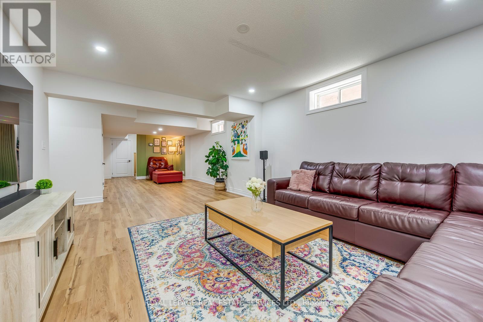 












3450 POST ROAD

,
Oakville,




Ontario
L6H0Y9

