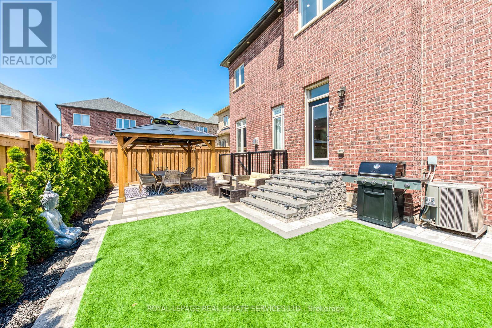 












3450 POST ROAD

,
Oakville,




Ontario
L6H0Y9


