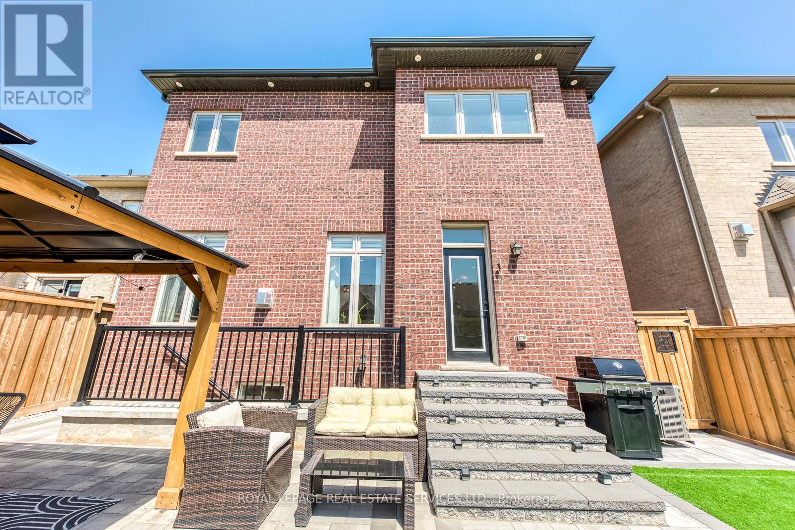 












3450 POST ROAD

,
Oakville,




Ontario
L6H0Y9

