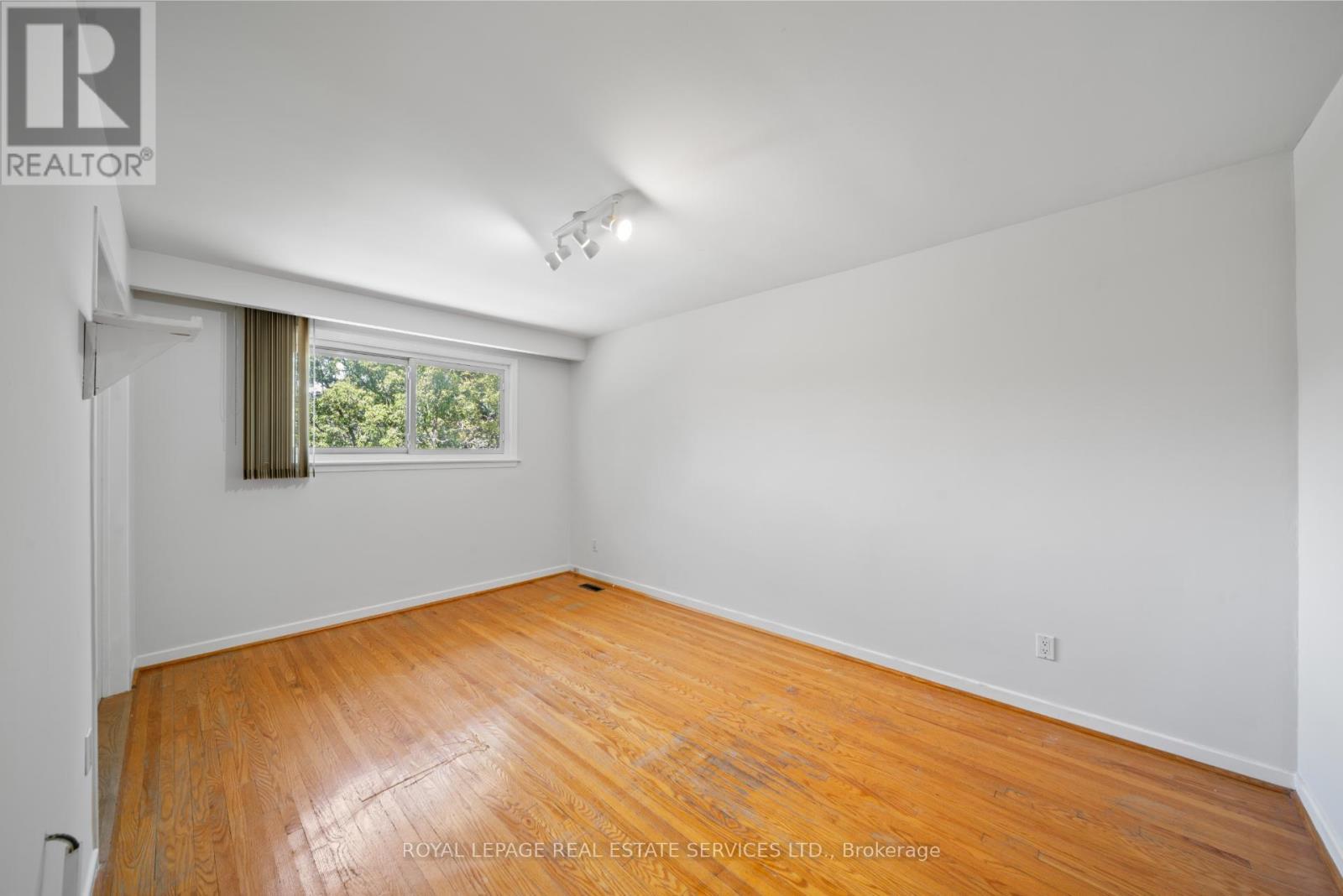 












3 ASHMILL COURT

,
Toronto,




Ontario
M9A4T7

