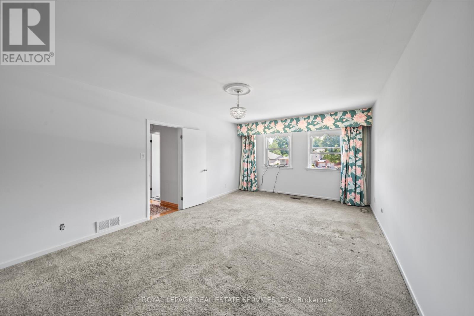 












3 ASHMILL COURT

,
Toronto,




Ontario
M9A4T7

