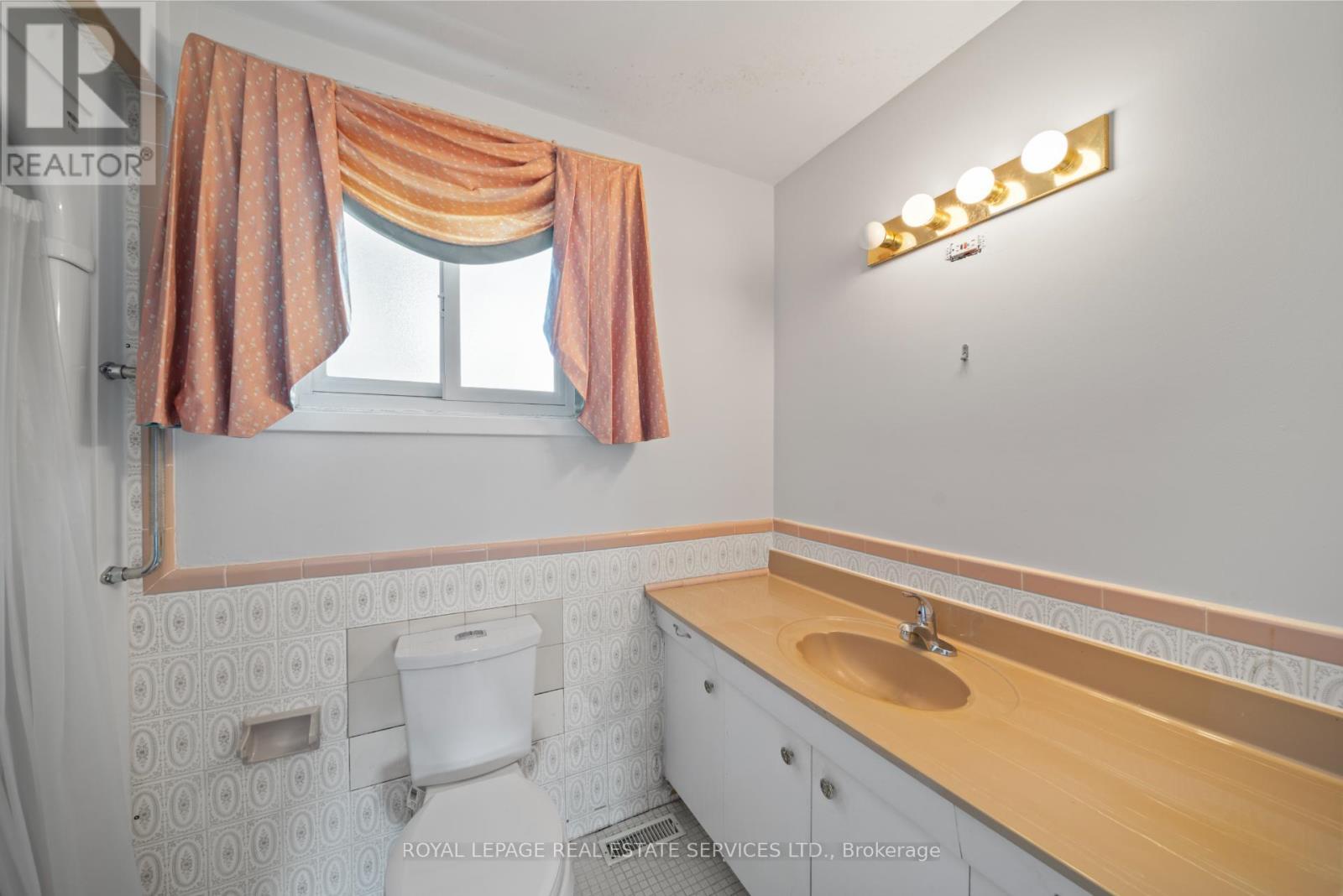 












3 ASHMILL COURT

,
Toronto,




Ontario
M9A4T7

