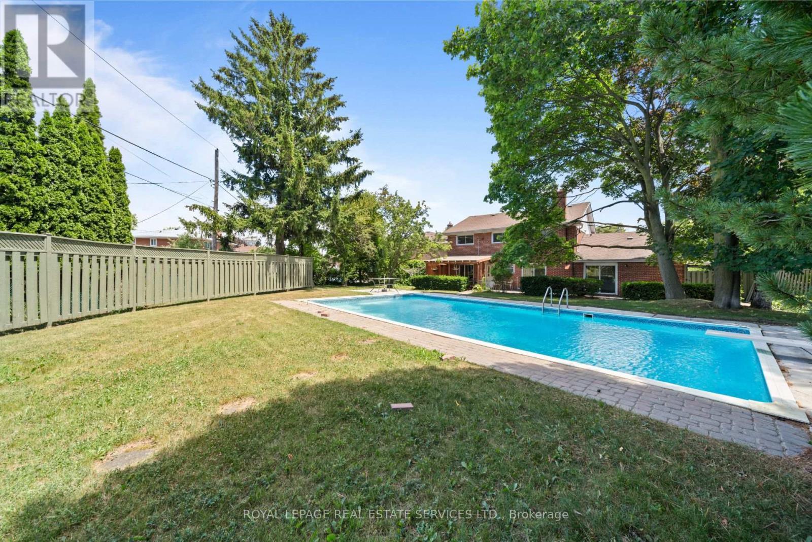 












3 ASHMILL COURT

,
Toronto,




Ontario
M9A4T7

