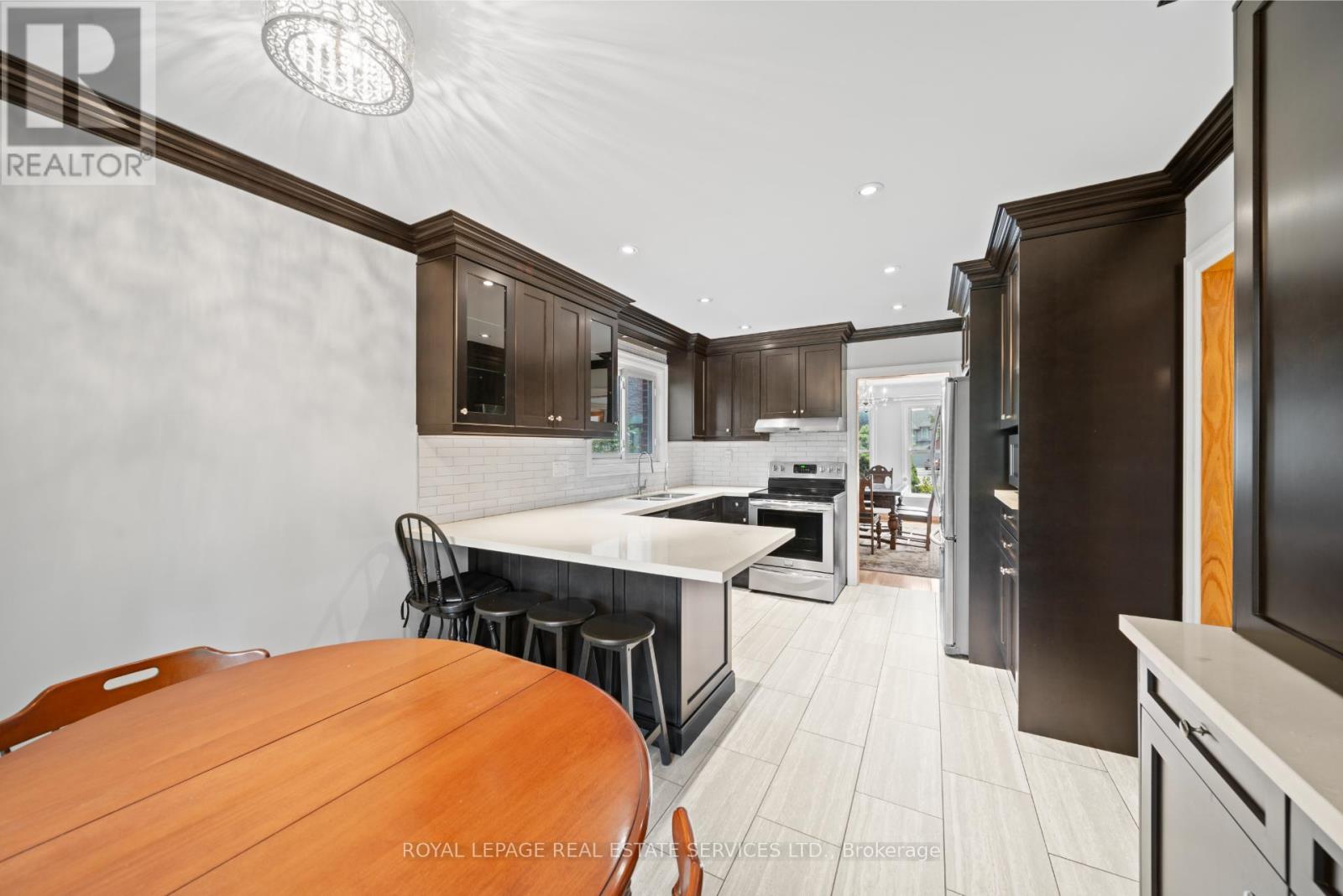 












3 ASHMILL COURT

,
Toronto,




Ontario
M9A4T7

