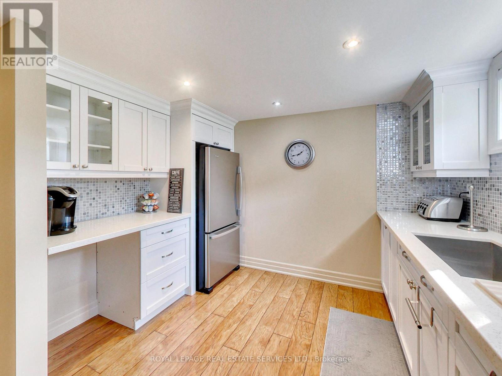 












LOWER - 51 NORSEMAN STREET

,
Toronto,




Ontario
M8Z2P7

