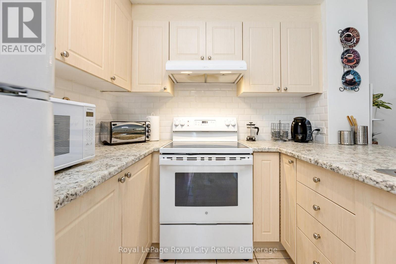 












111 - 415 GRANGE ROAD

,
Guelph (Grange Road),




Ontario
N1E0C4

