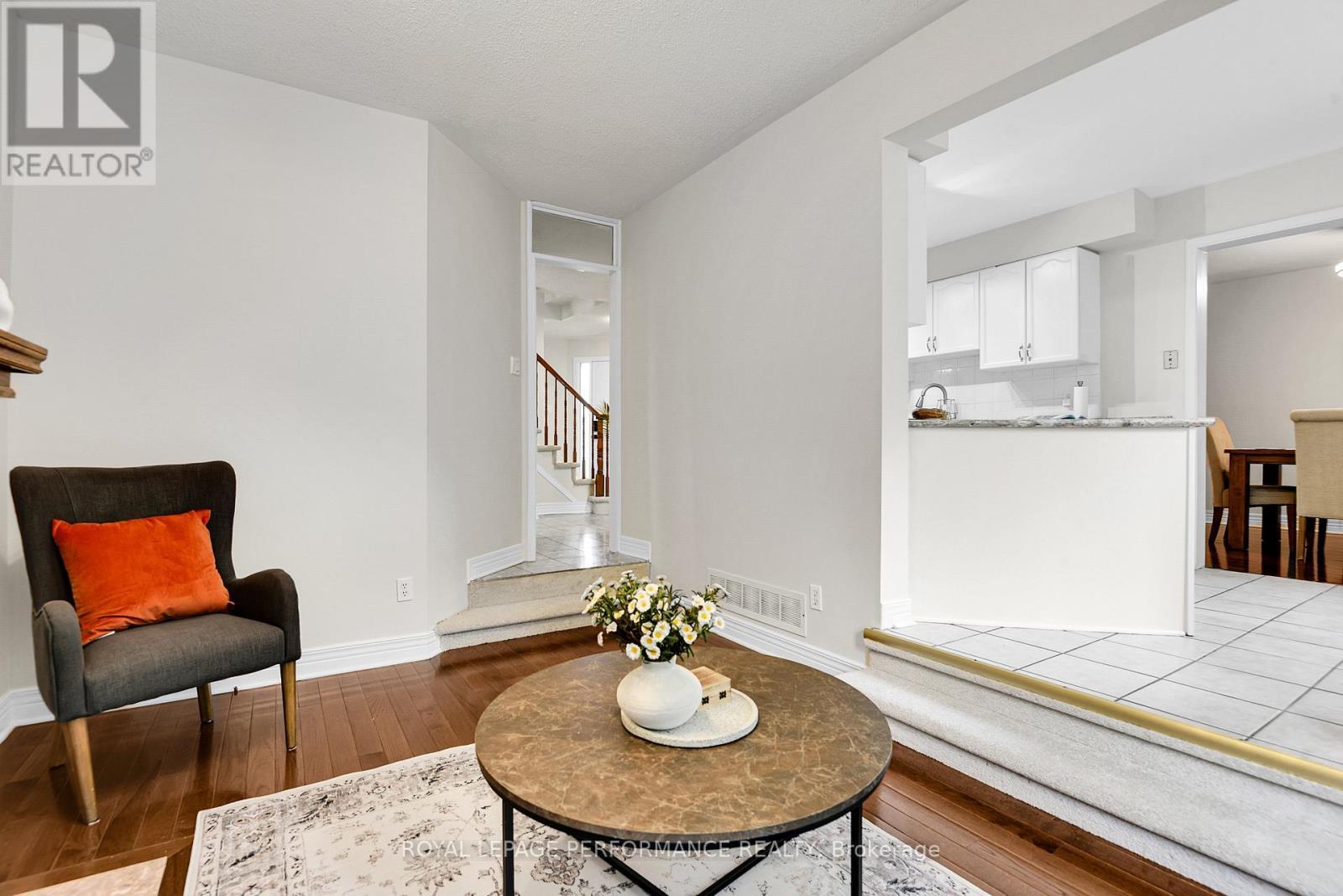 












8 MASONBROOK STREET

,
Ottawa,




Ontario
K2J4C4

