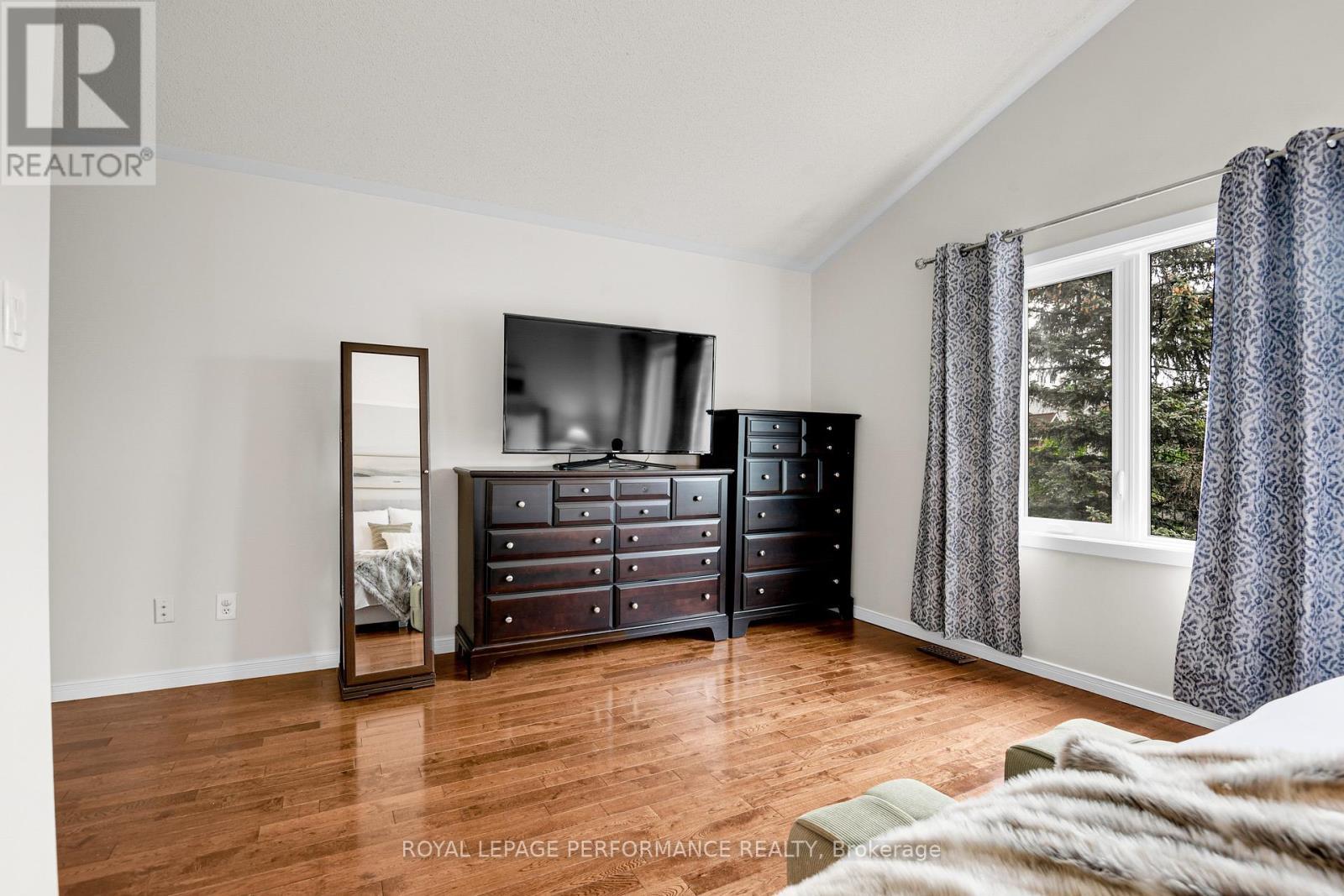 












8 MASONBROOK STREET

,
Ottawa,




Ontario
K2J4C4

