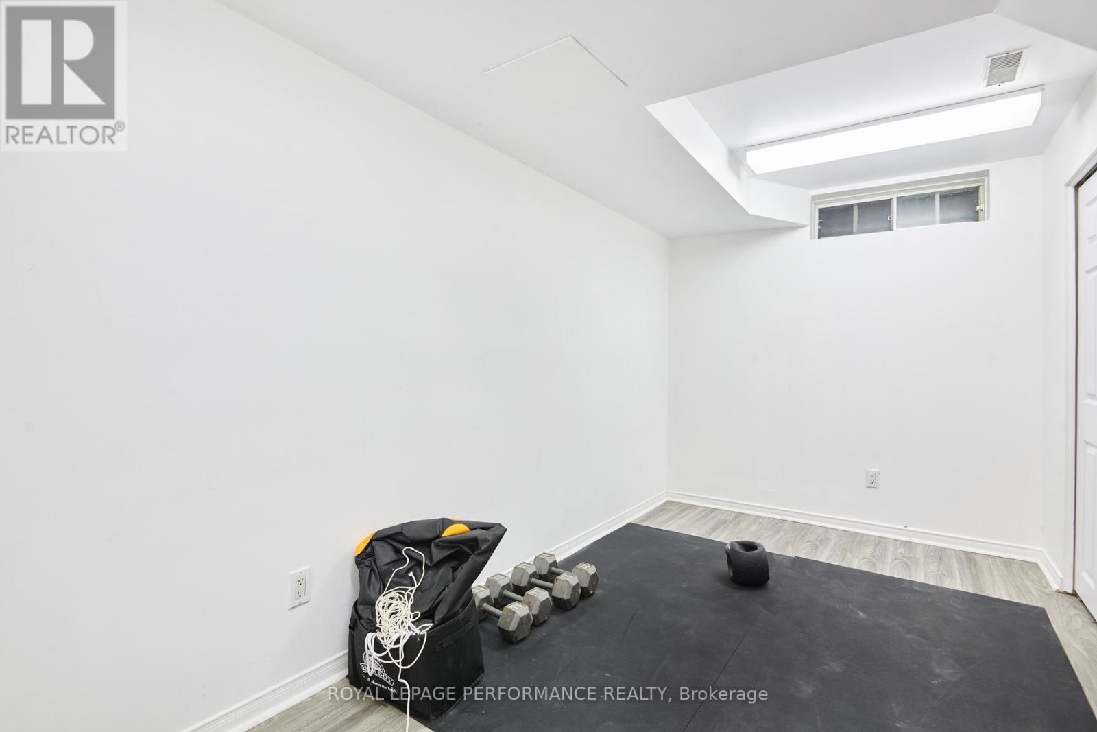 












8 MASONBROOK STREET

,
Ottawa,




Ontario
K2J4C4

