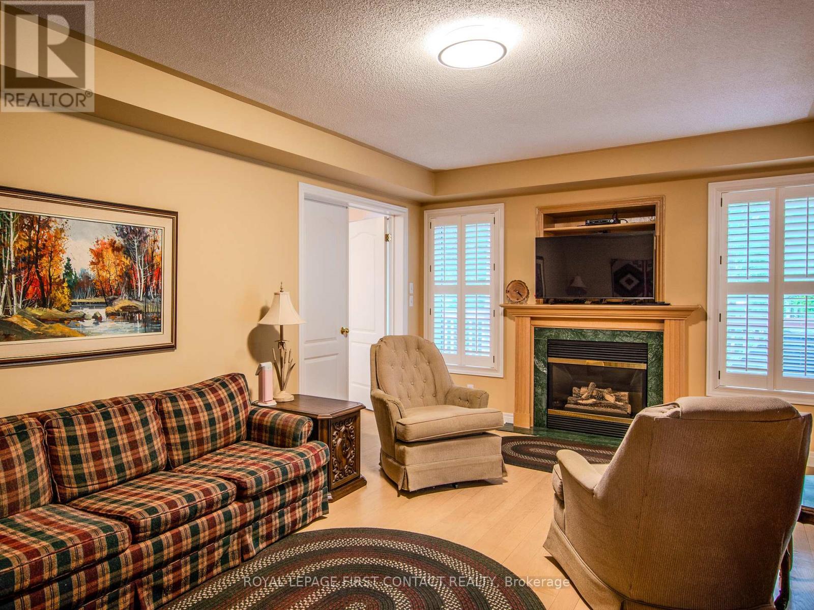 












68 ALANA DRIVE

,
Springwater,




Ontario
L9X0S1

