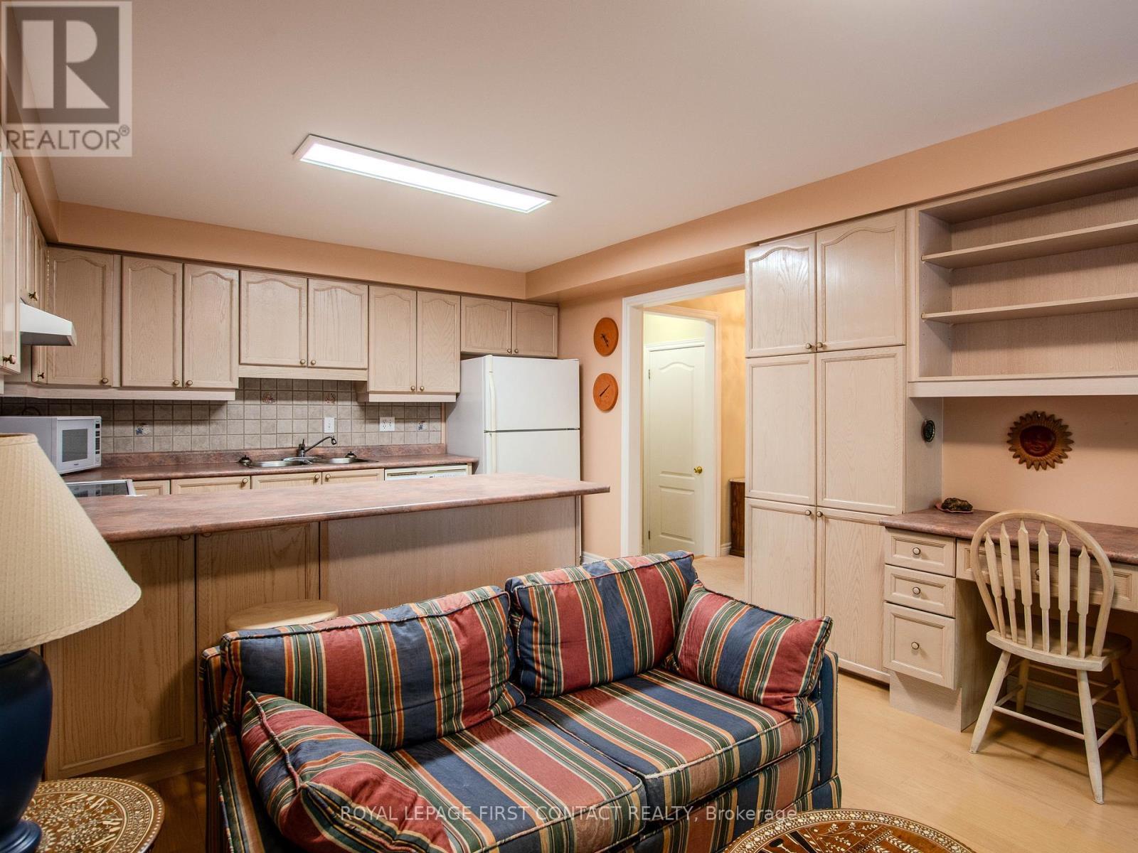 












68 ALANA DRIVE

,
Springwater,




Ontario
L9X0S1

