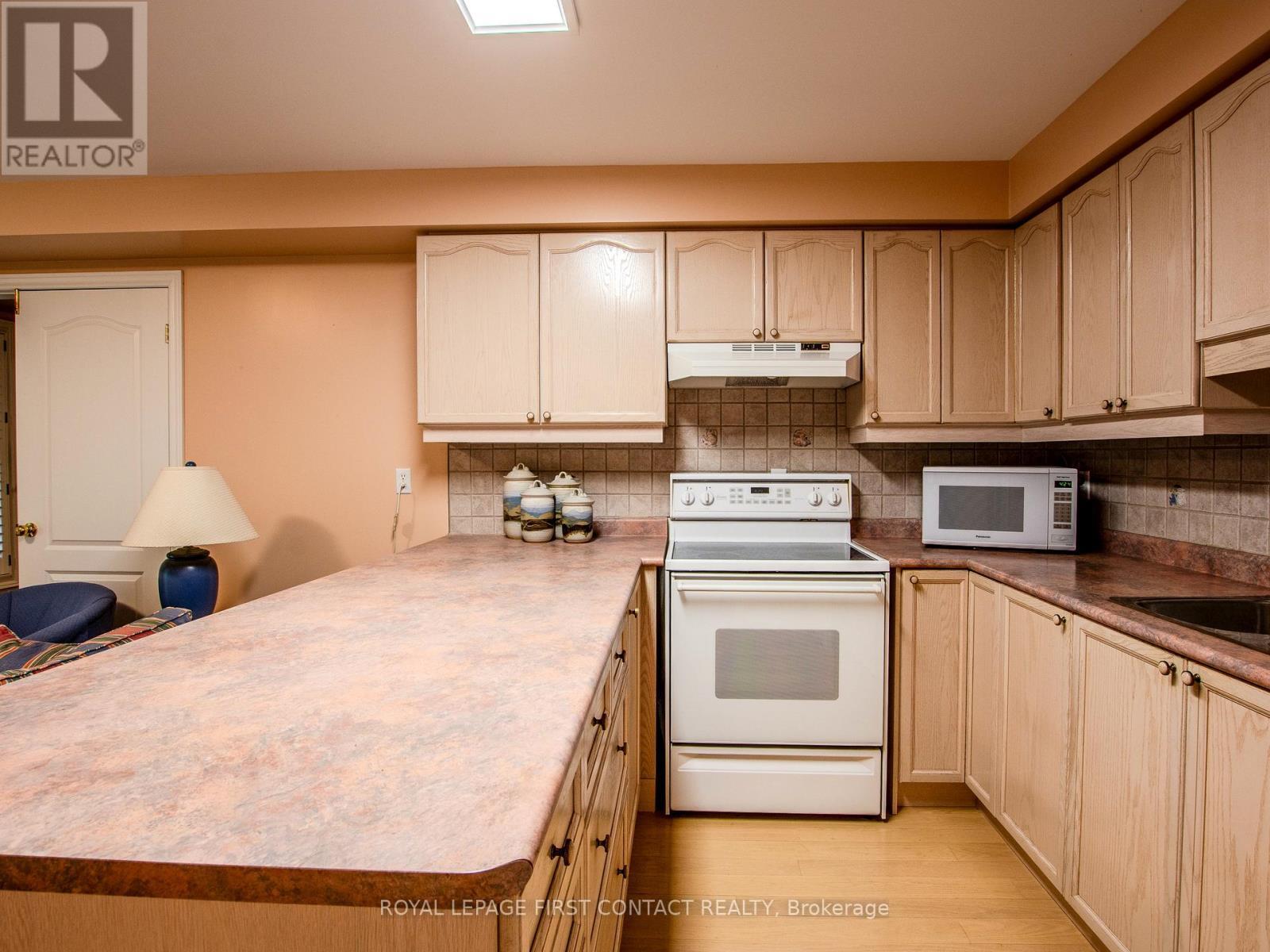 












68 ALANA DRIVE

,
Springwater,




Ontario
L9X0S1

