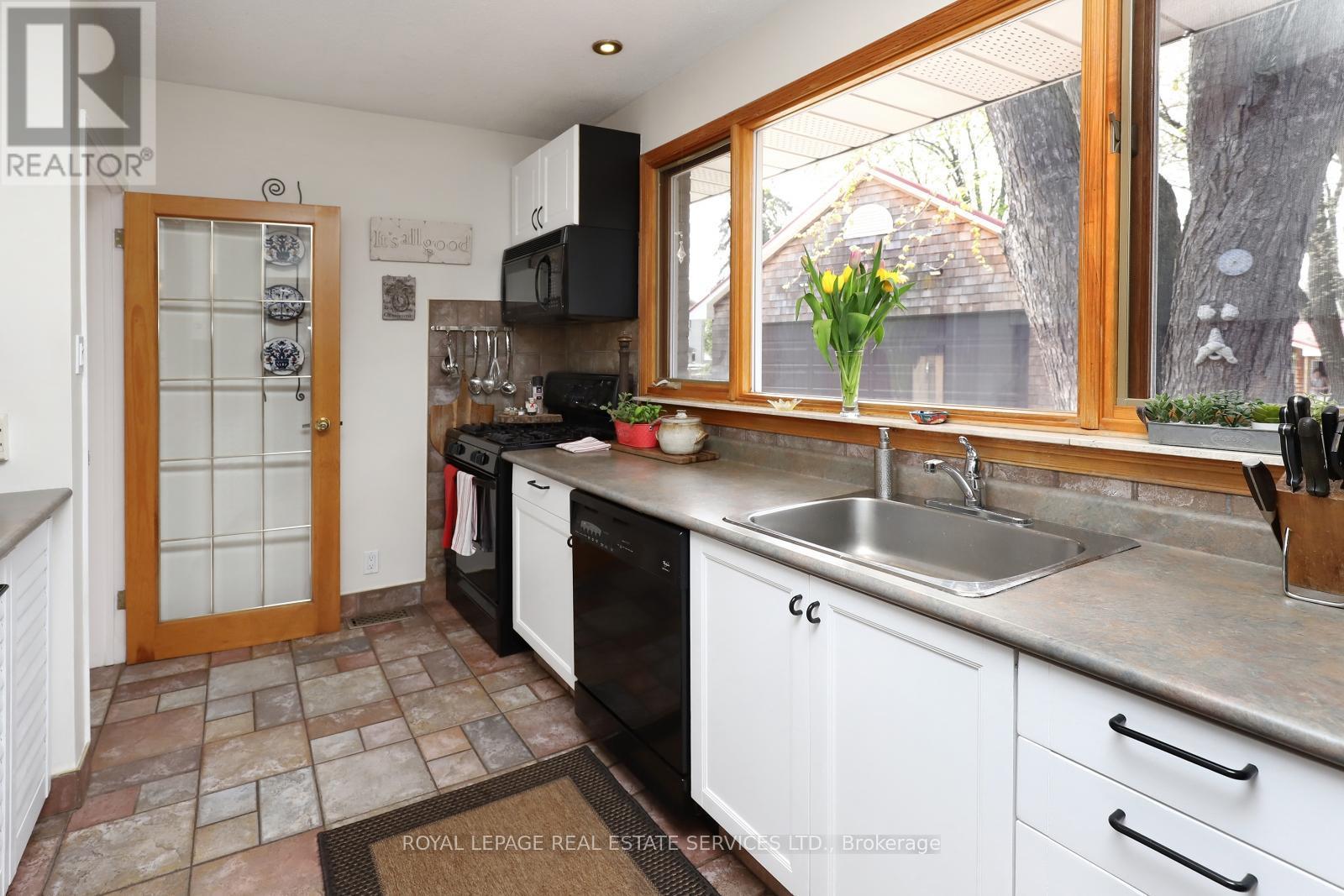 












167 OLIVER PLACE

,
Oakville,




Ontario
L6H1K9

