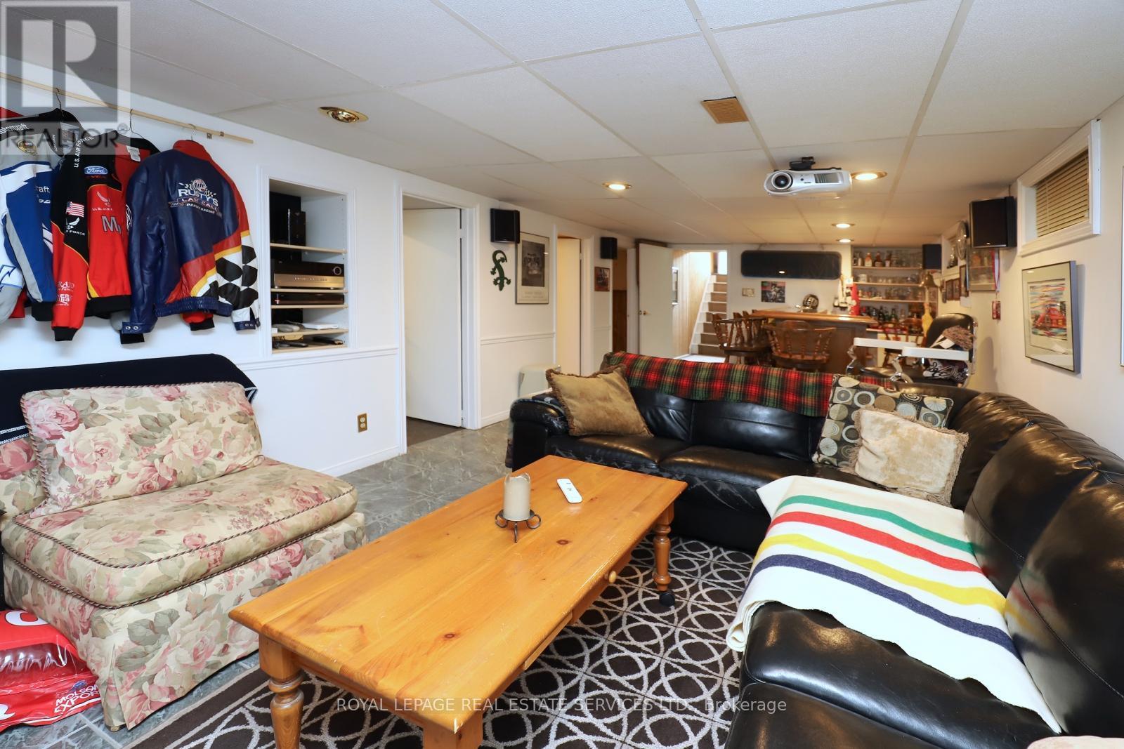 












167 OLIVER PLACE

,
Oakville,




Ontario
L6H1K9


