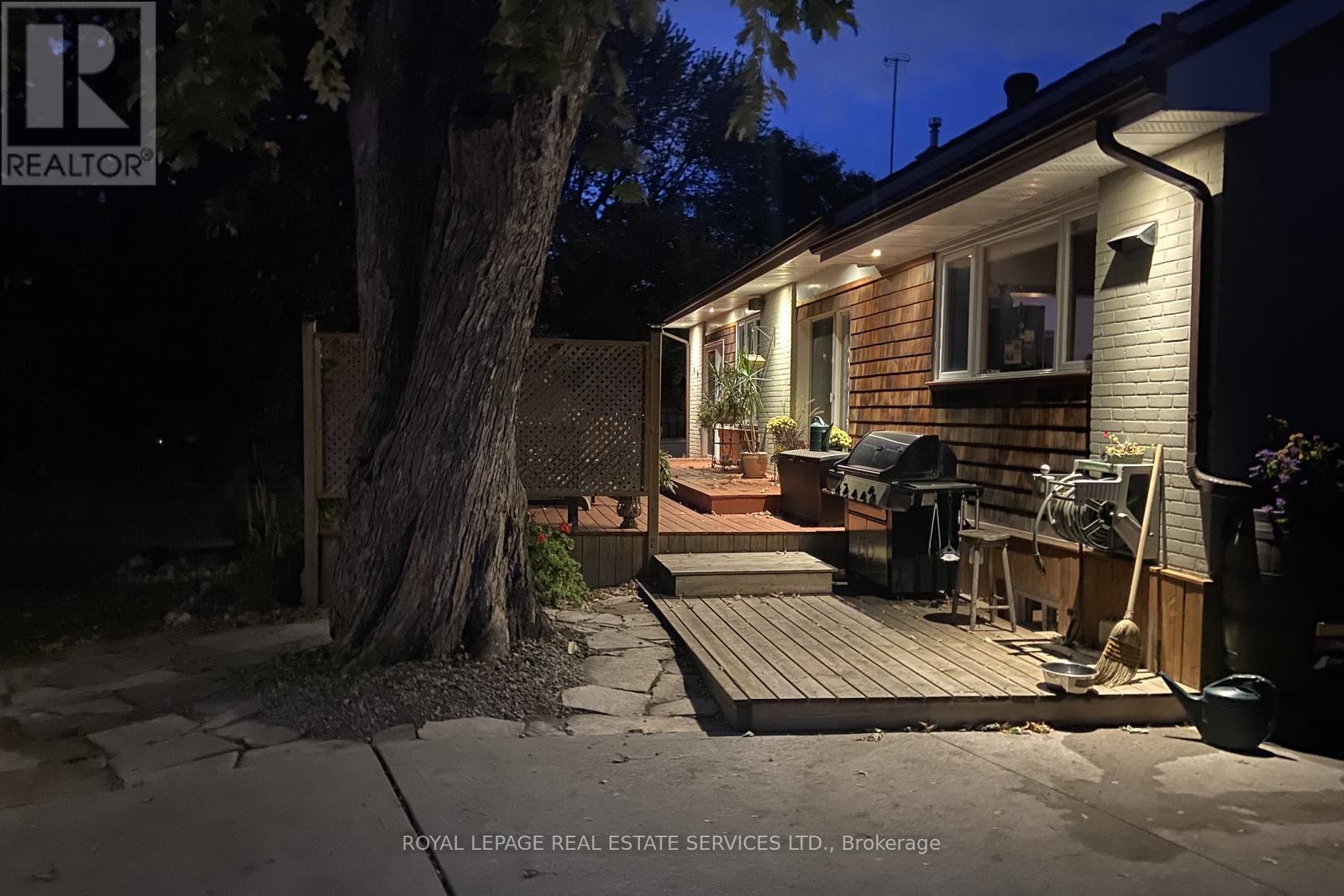 












167 OLIVER PLACE

,
Oakville,




Ontario
L6H1K9

