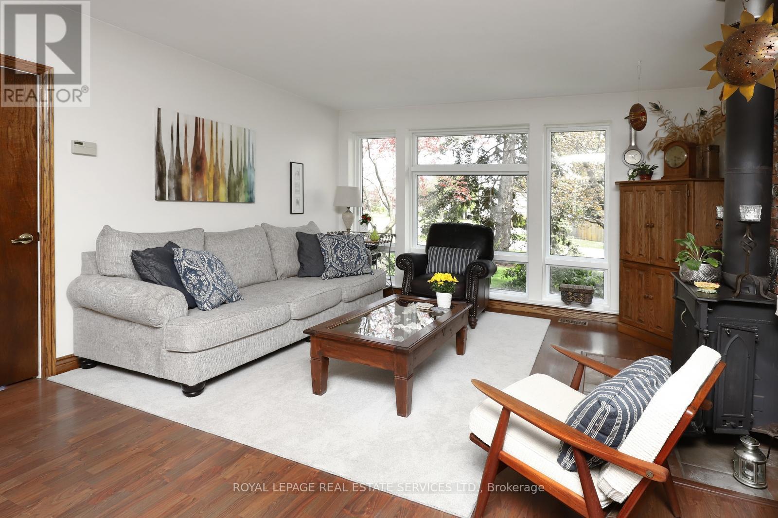 












167 OLIVER PLACE

,
Oakville,




Ontario
L6H1K9

