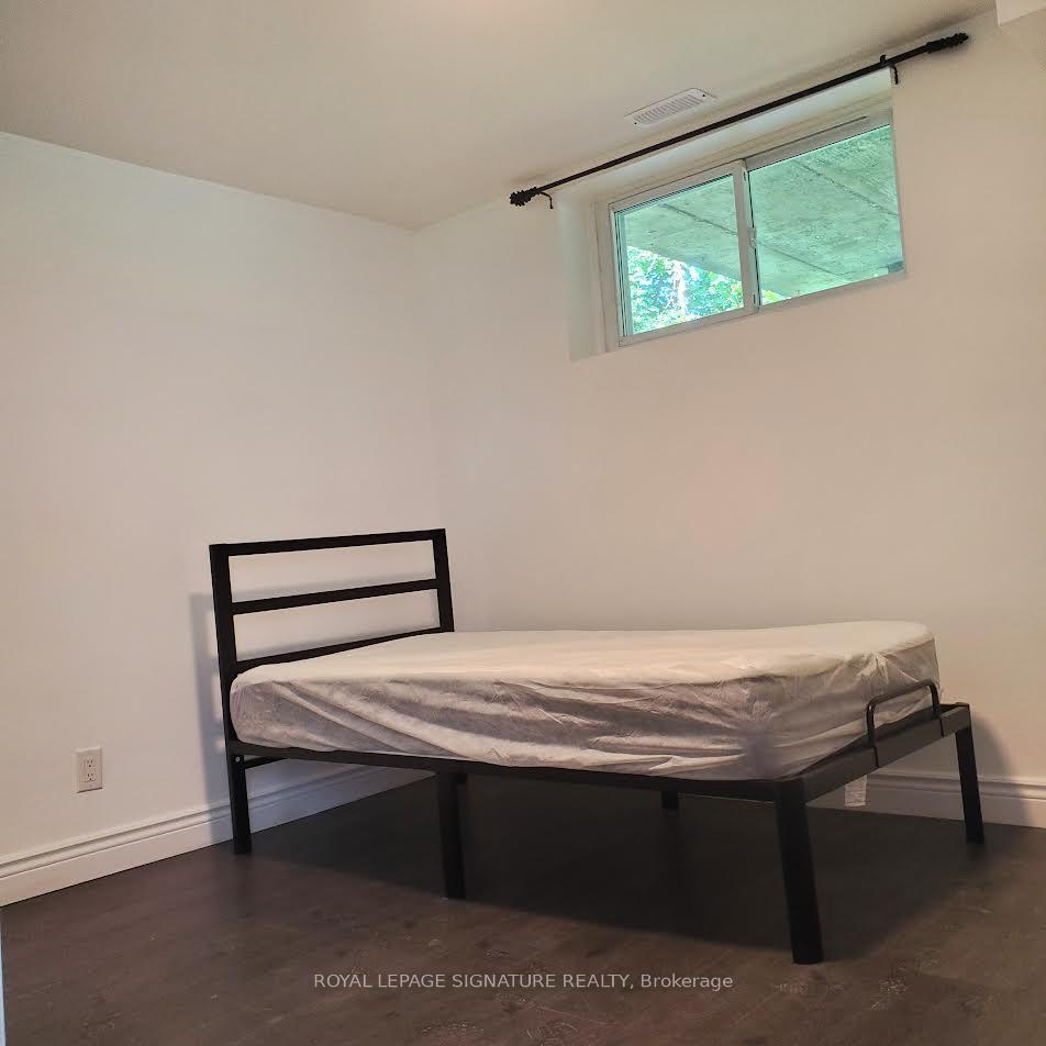 









406


Tamarack

Drive, Main,
Waterloo,




ON
N2L 4G6

