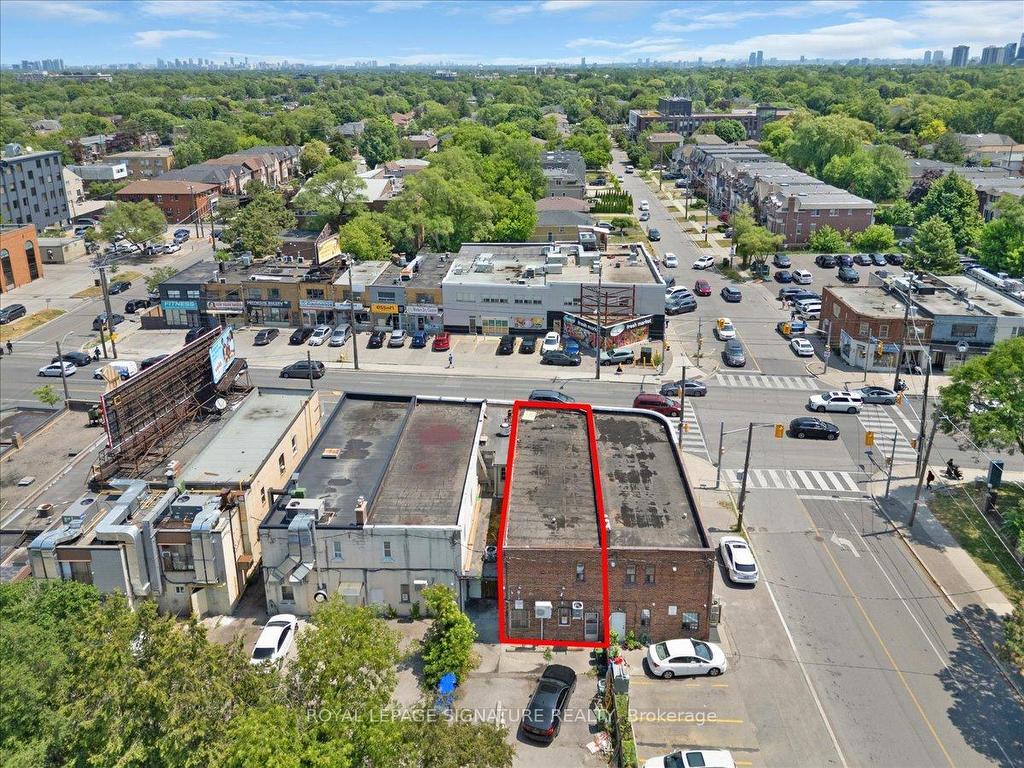 









3016


Bathurst

Street,
Toronto,




ON
M6B 3B6

