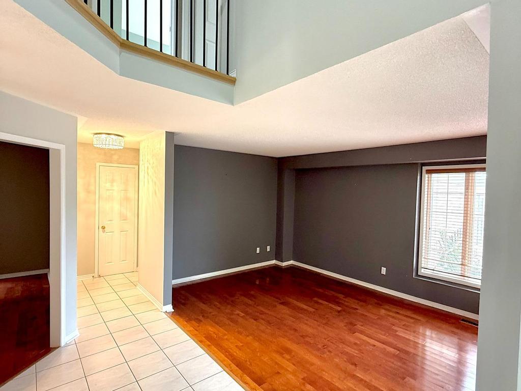 









3057


Country

Lane,
Whitby,




ON
L1R 1M3

