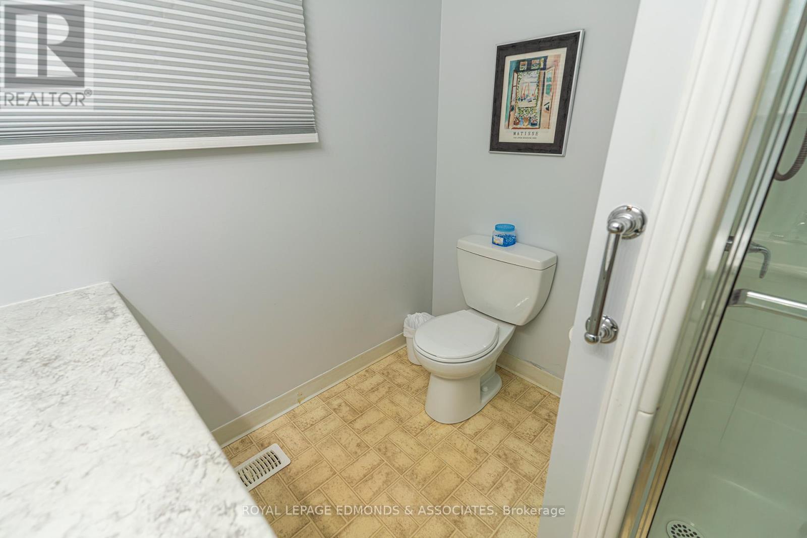 












540 ESTHER STREET

,
Pembroke,




Ontario
K8A3E9

