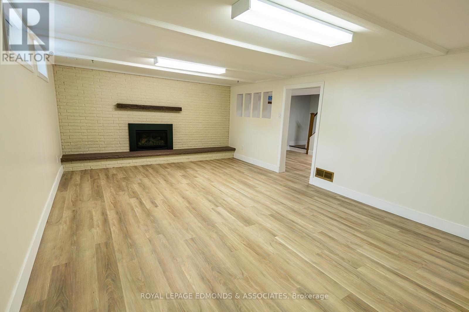 












540 ESTHER STREET

,
Pembroke,




Ontario
K8A3E9

