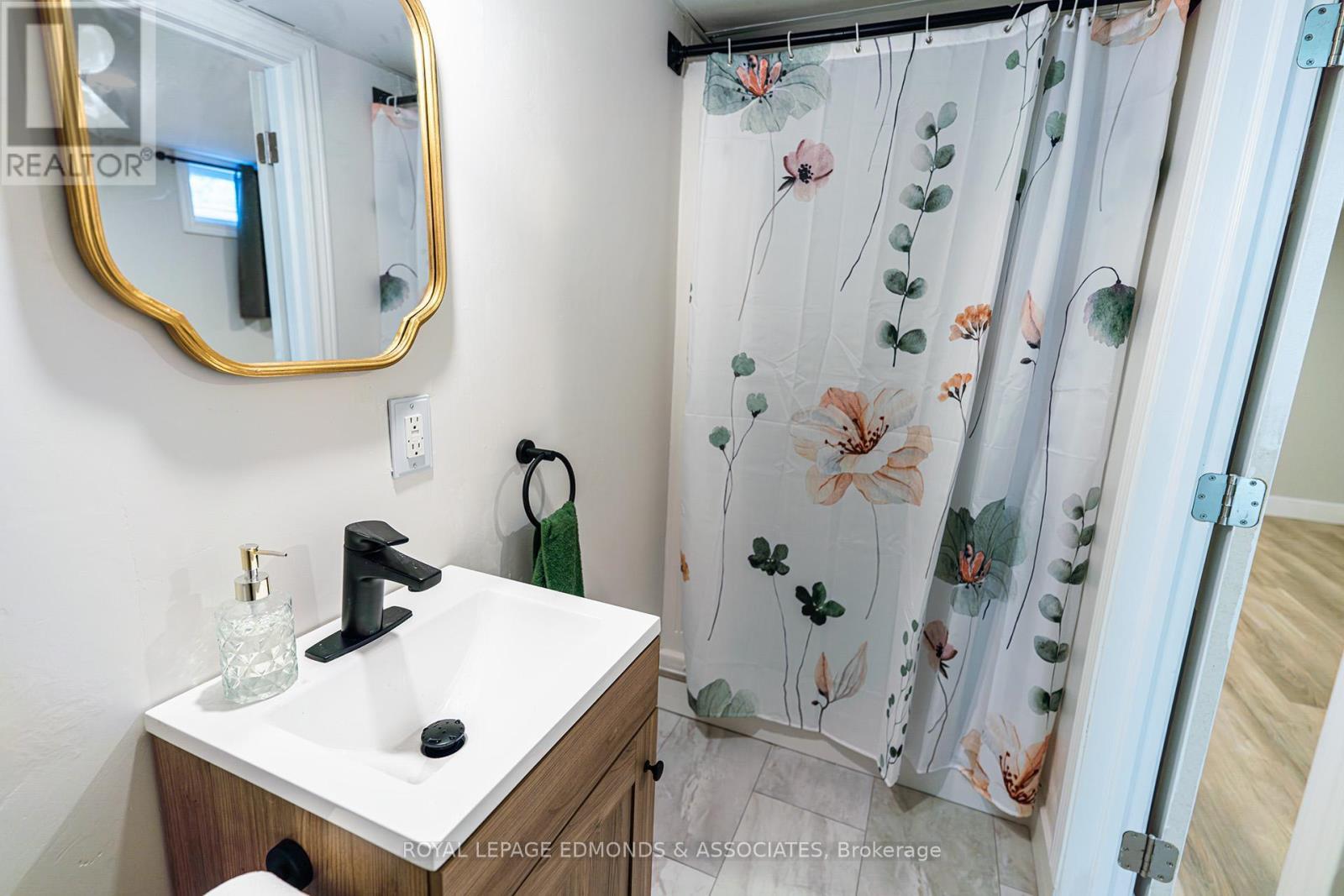 












540 ESTHER STREET

,
Pembroke,




Ontario
K8A3E9

