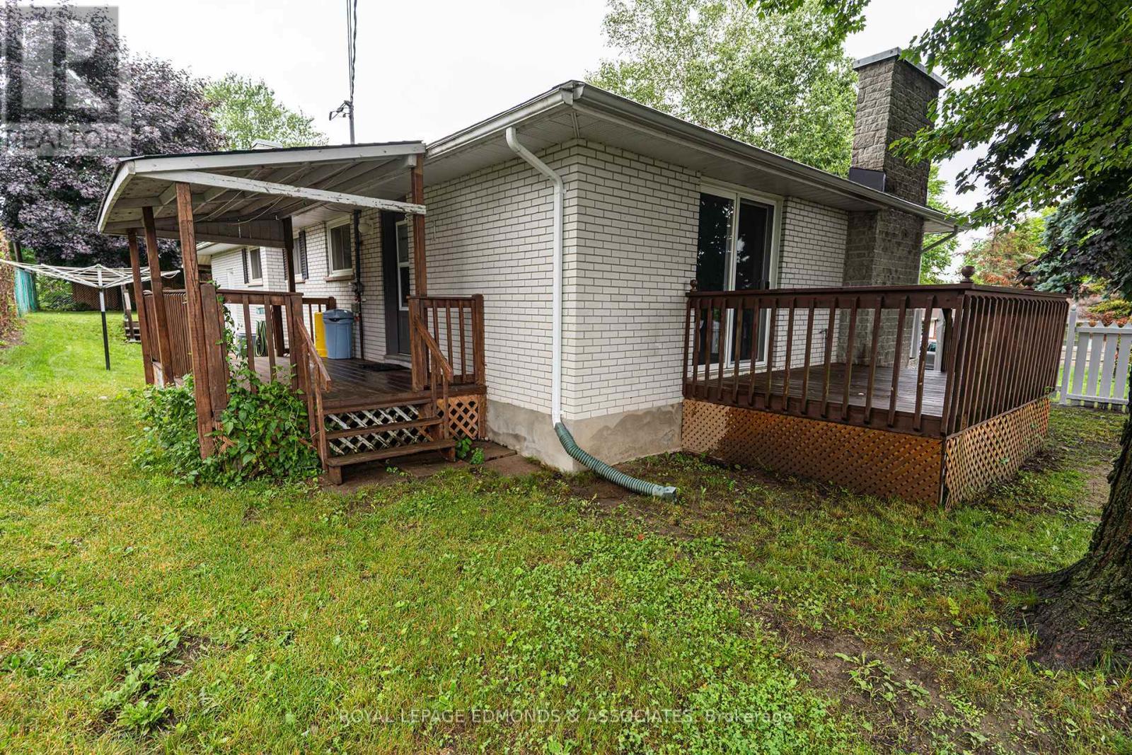 












540 ESTHER STREET

,
Pembroke,




Ontario
K8A3E9

