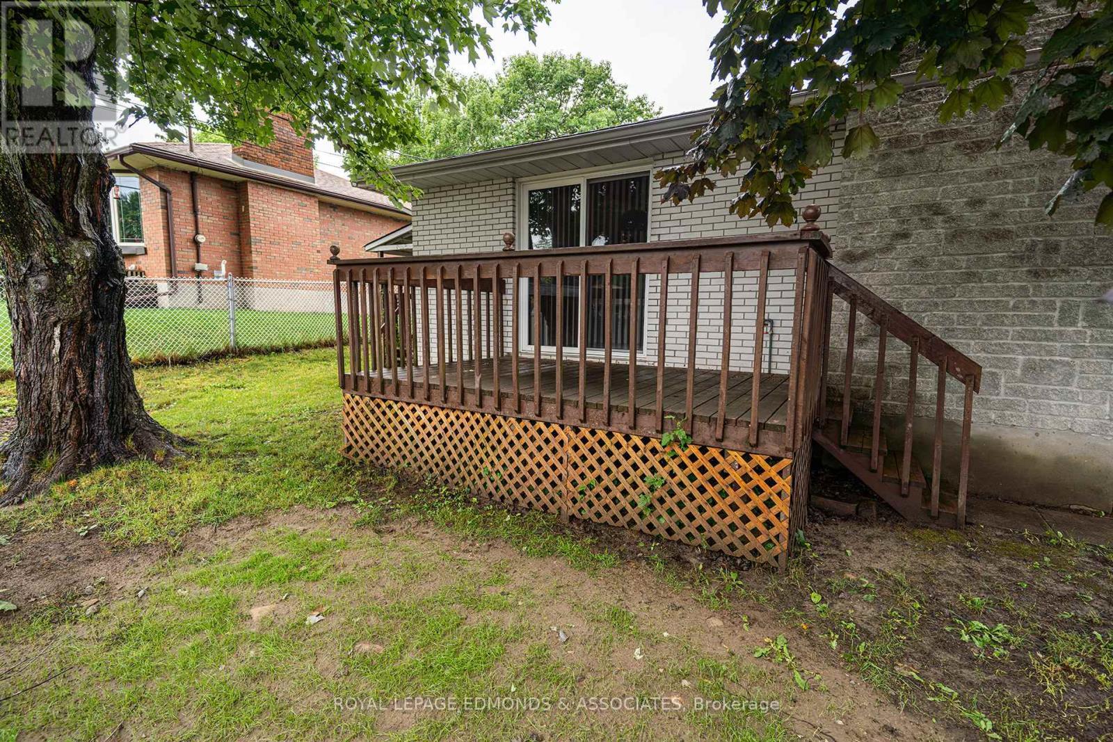 












540 ESTHER STREET

,
Pembroke,




Ontario
K8A3E9

