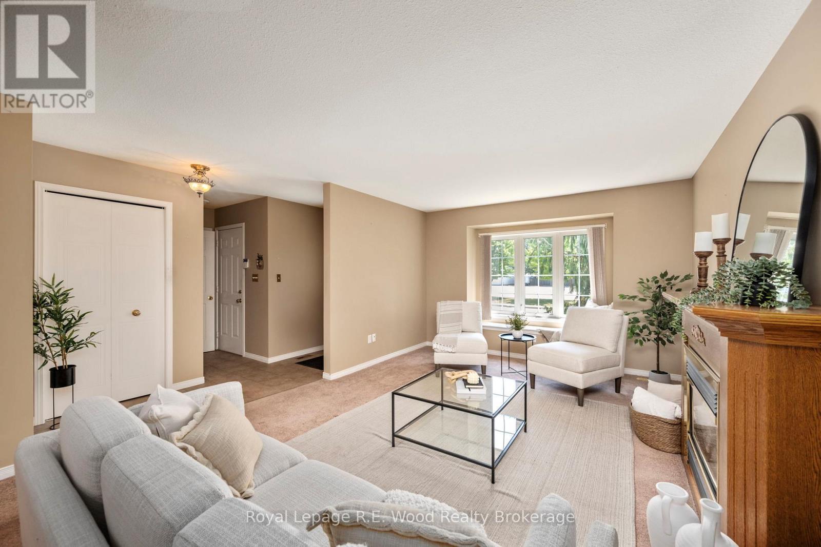 












9 ALEXANDER DRIVE

,
Aylmer,




Ontario
N5H3G4


