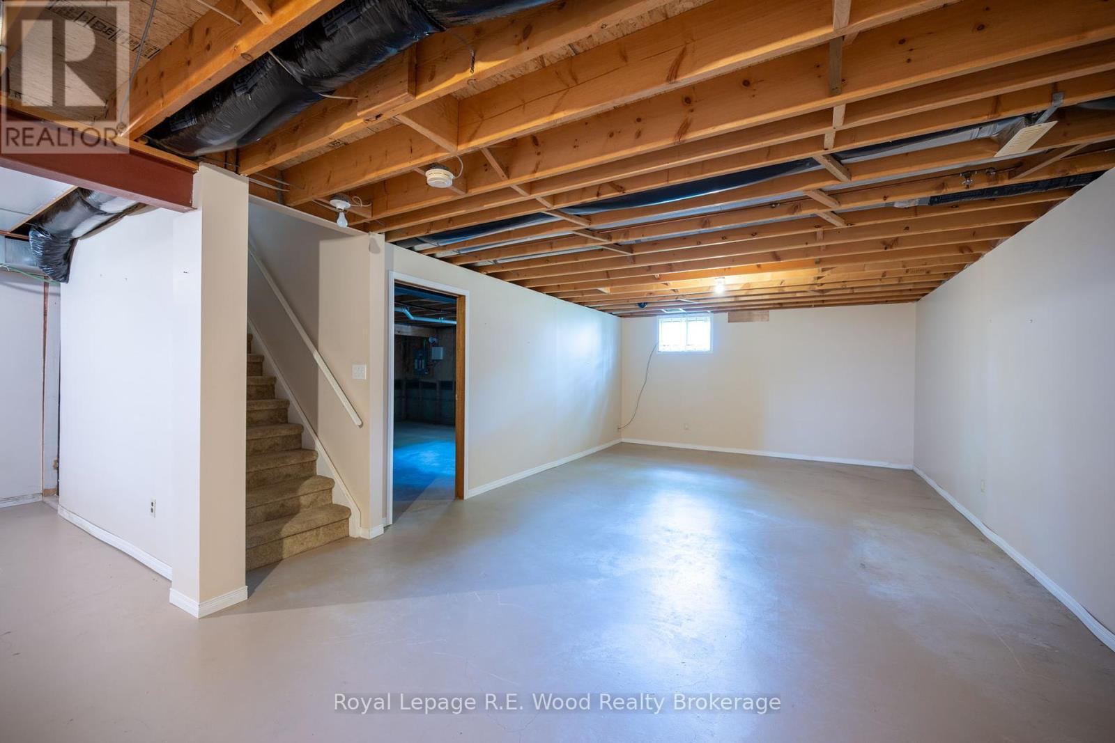 












9 ALEXANDER DRIVE

,
Aylmer,




Ontario
N5H3G4

