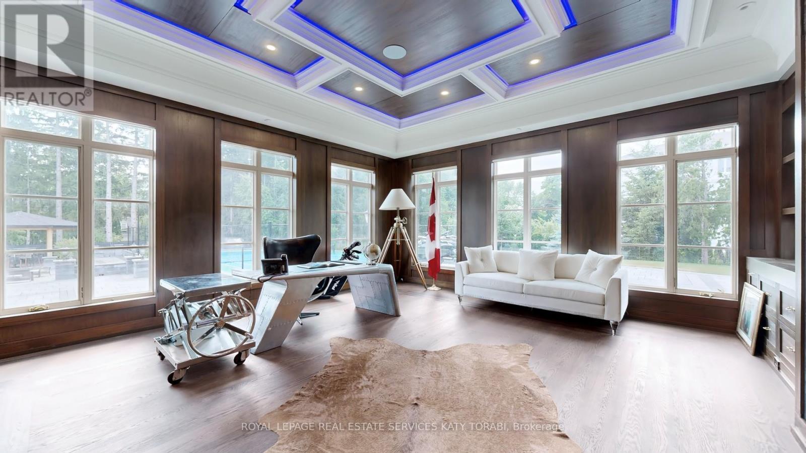 












8 HIGH POINT ROAD

,
Toronto,




Ontario
M3B2A4

