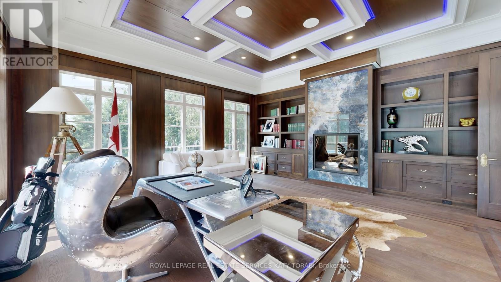 












8 HIGH POINT ROAD

,
Toronto,




Ontario
M3B2A4

