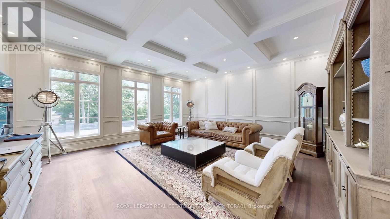 












8 HIGH POINT ROAD

,
Toronto,




Ontario
M3B2A4

