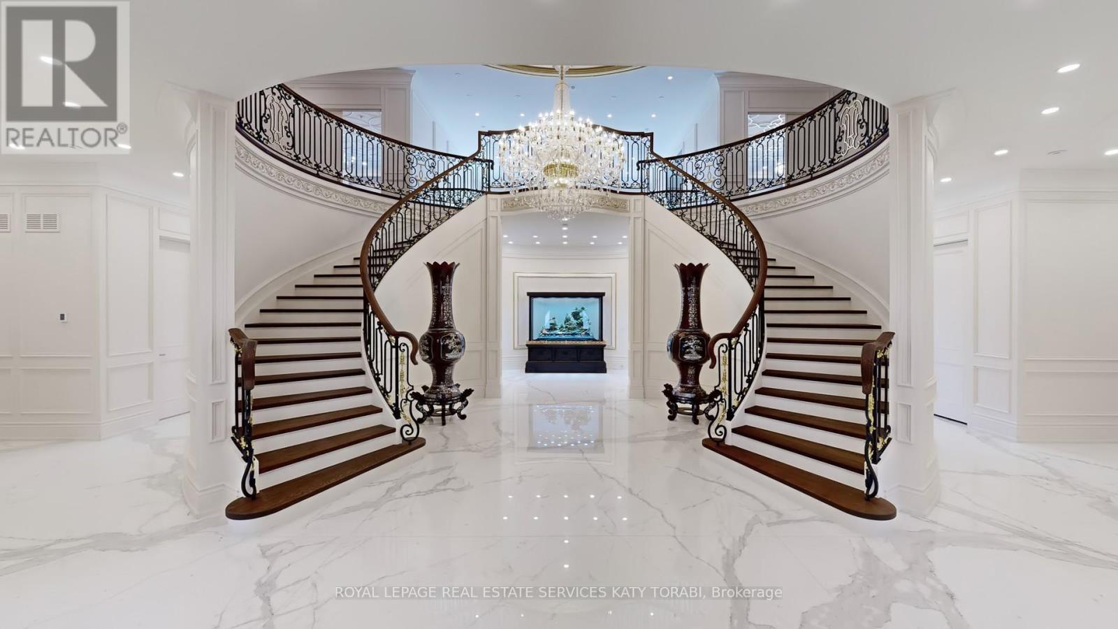 












8 HIGH POINT ROAD

,
Toronto,




Ontario
M3B2A4

