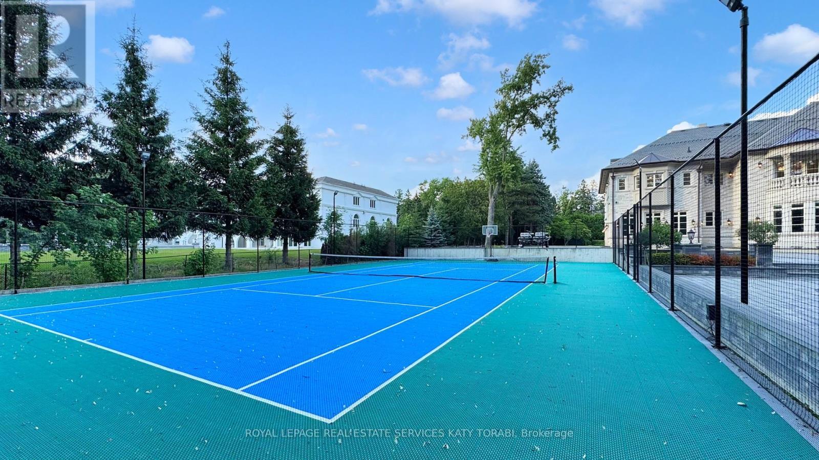 












8 HIGH POINT ROAD

,
Toronto,




Ontario
M3B2A4

