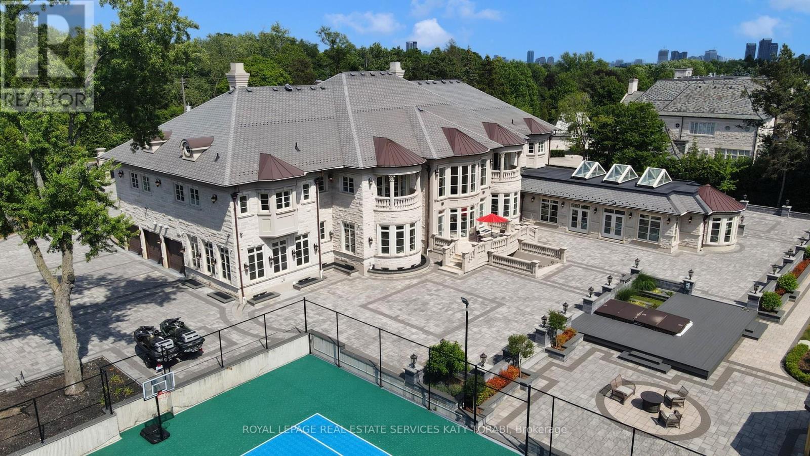 












8 HIGH POINT ROAD

,
Toronto,




Ontario
M3B2A4

