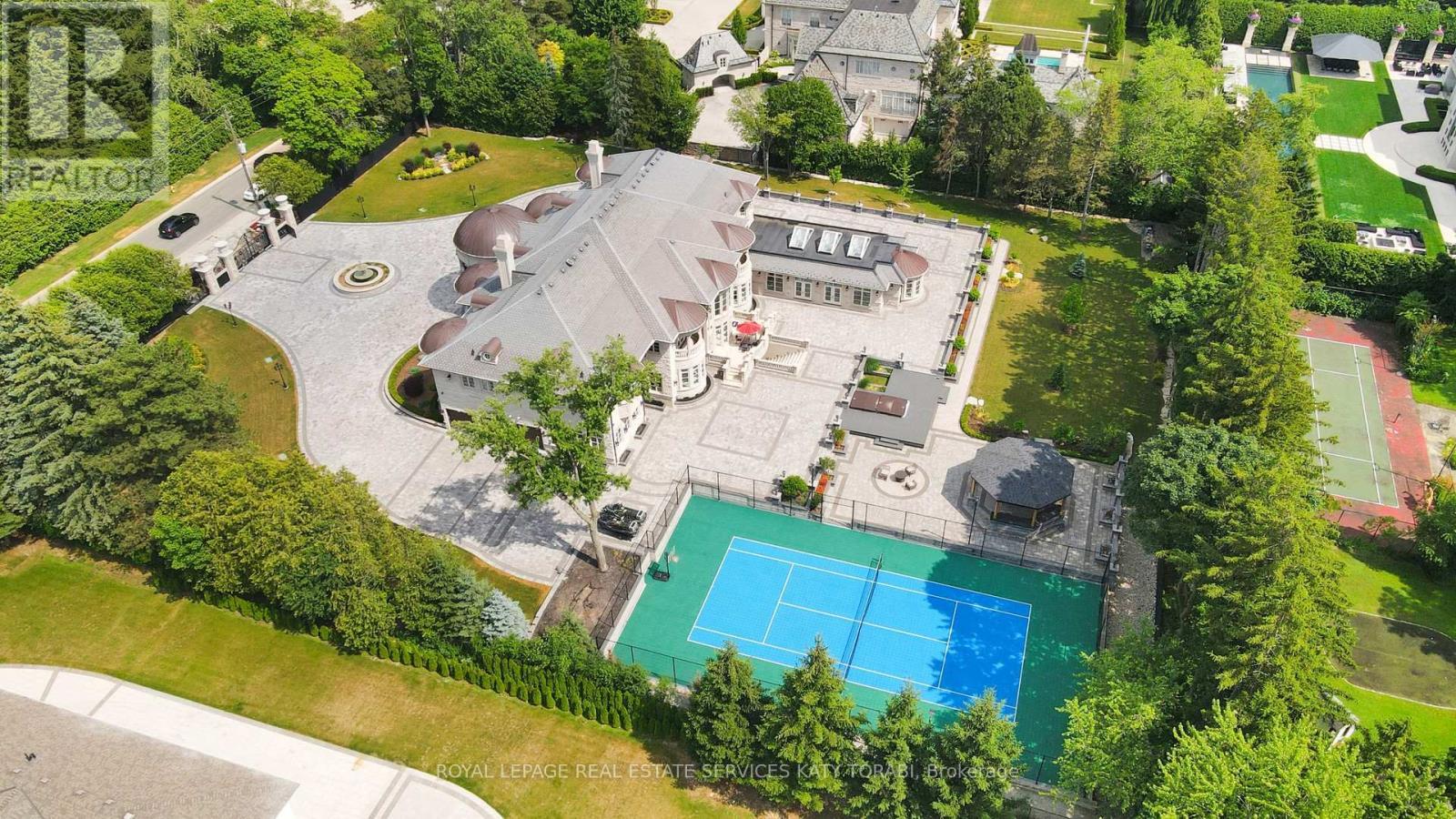 












8 HIGH POINT ROAD

,
Toronto,




Ontario
M3B2A4

